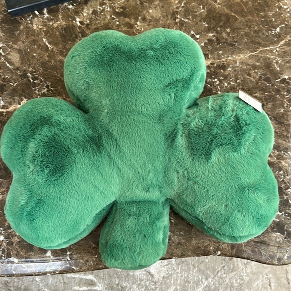 Isaac Mizrahi St. Patrick’s Day faux fur throw pillow. - Picture 1 of 2